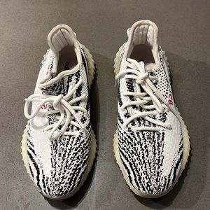 Yeezy 350 zebra. Men’s size 6, woman’s 7.5
